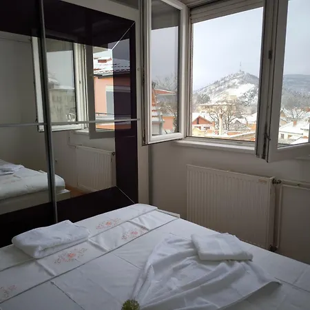 Stan U Centar- Free Garage