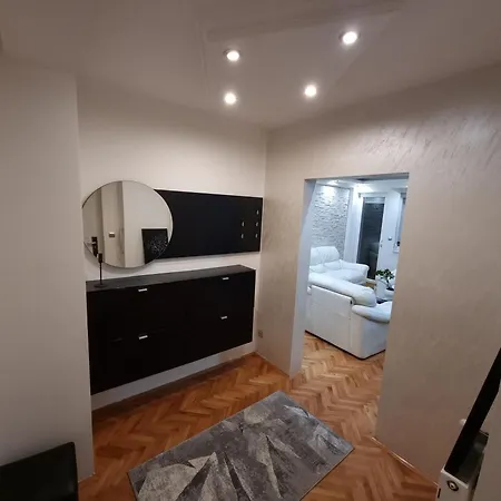 Stan U Centar- Free Garage Apartamento