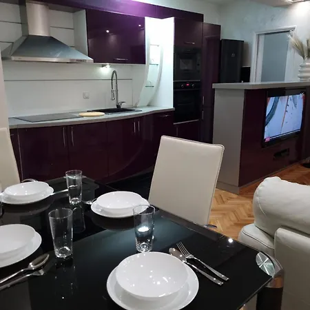 Apartment Stan U Centar- Free Garage