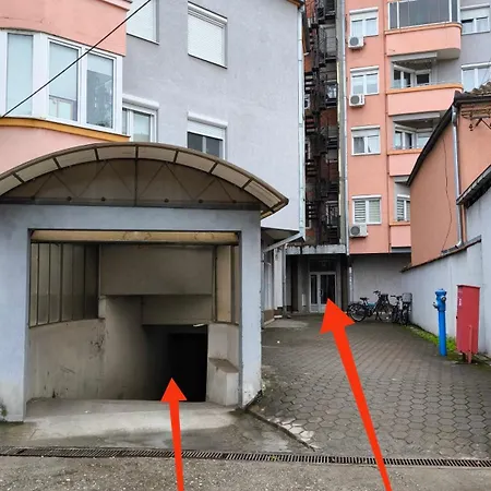 Stan U Centar- Free Garage * Pirot