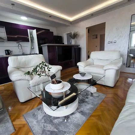 Stan U Centar- Free Garage Apartment Pirot