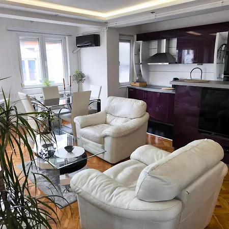 Stan U Centar- Free Garage *