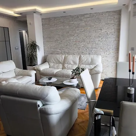 Stan U Centar- Free Garage * Pirot